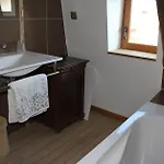 Hébergement de vacances Maison De Tuiles Au Pieds Du Château De Castelnau *