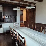 Maison De Tuiles Au Pieds Du Château De Castelnau