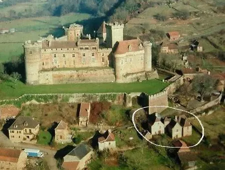 Vakantiehuis Maison De Tuiles Au Pieds Du Chateau De Castelnau Prudhomat