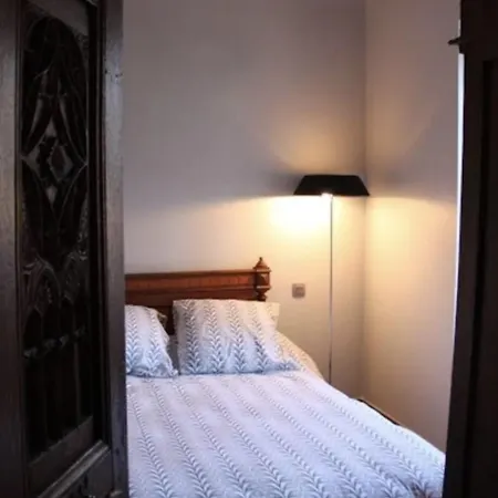 Vakantiehuis Maison De Tuiles Au Pieds Du Chateau De Castelnau Prudhomat